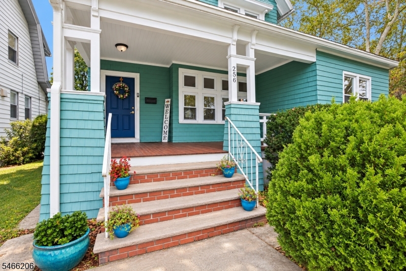 256 Rutledge Avenue East Orange NJ 07017