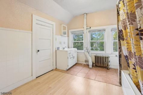 256 Rutledge Avenue East Orange NJ 07017