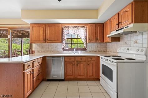 42 Higginsville Road Readington NJ 08853