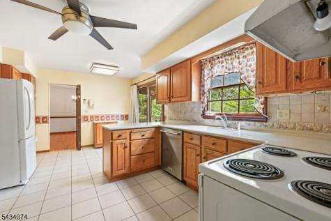 42 Higginsville Road Readington NJ 08853