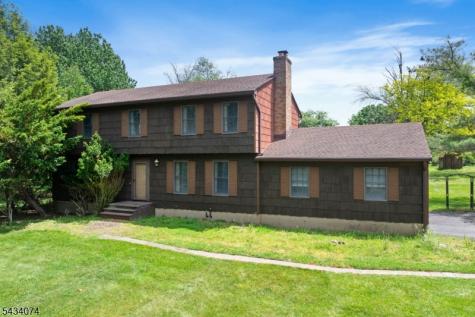 42 Higginsville Road Readington NJ 08853