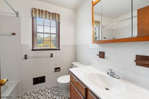 42 Higginsville Road Readington NJ 08853