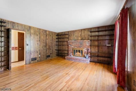 42 Higginsville Road Readington NJ 08853