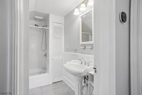 30 Sherbrooke Parkway Livingston NJ 07039