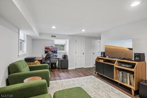 30 Sherbrooke Parkway Livingston NJ 07039