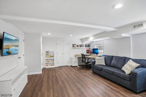 30 Sherbrooke Parkway Livingston NJ 07039