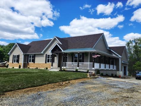 81 Belview Road Lopatcong NJ 08865