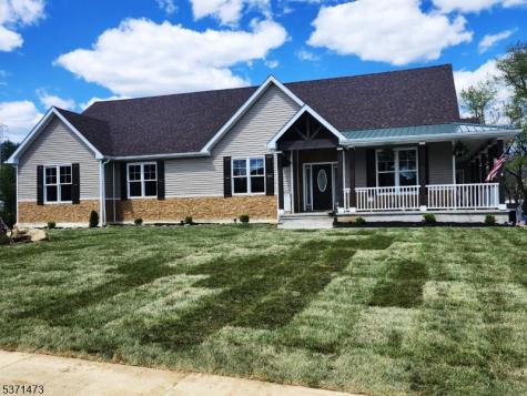 81 Belview Road Lopatcong NJ 08865