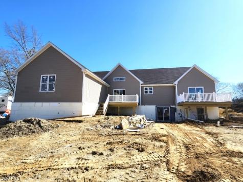81 Belview Road Lopatcong NJ 08865