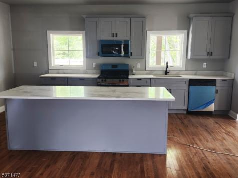 81 Belview Road Lopatcong NJ 08865