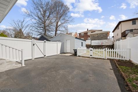 520 Prospect Place Lyndhurst NJ 07071