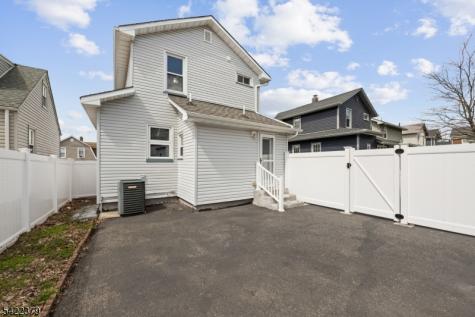 520 Prospect Place Lyndhurst NJ 07071
