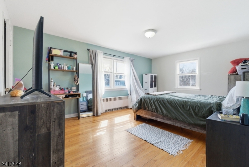 21 Moore Place Belleville NJ 07109