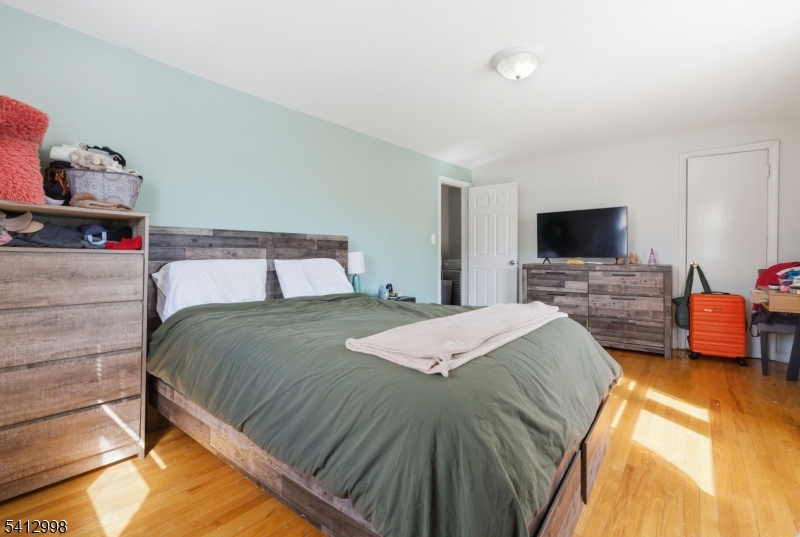 21 Moore Place Belleville NJ 07109