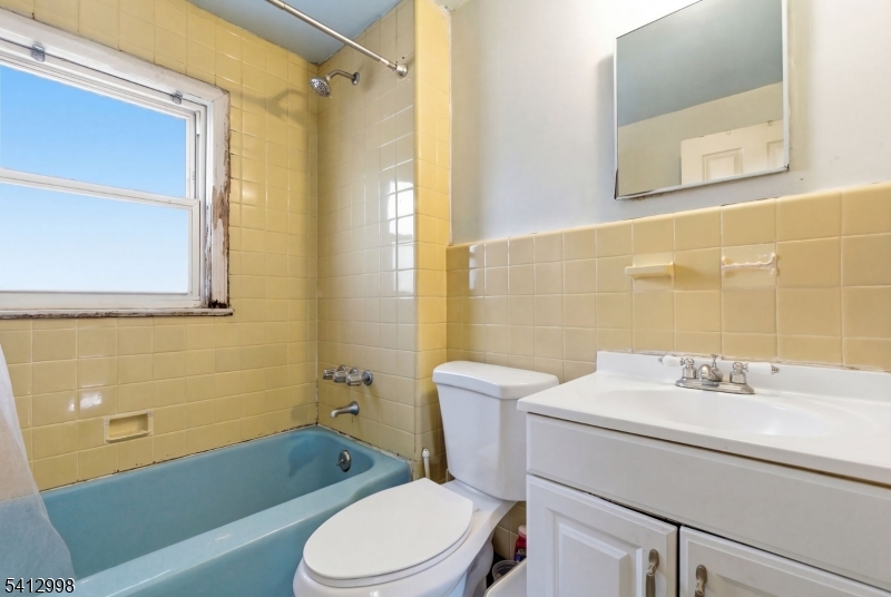 21 Moore Place Belleville NJ 07109