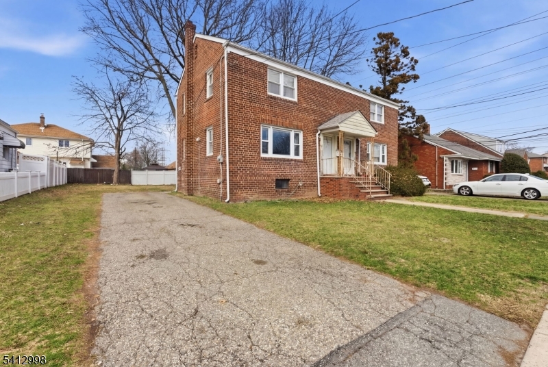 21 Moore Place Belleville NJ 07109