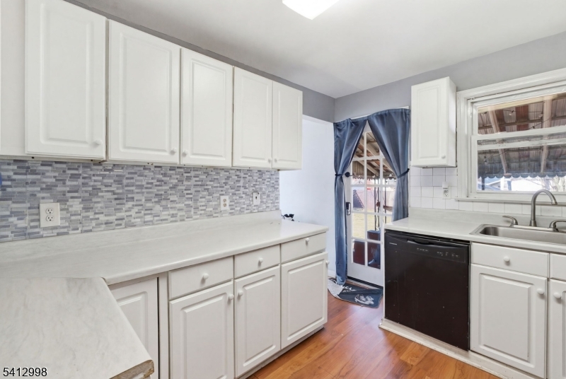 21 Moore Place Belleville NJ 07109