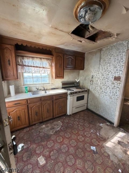 280 E 5th Avenue Roselle NJ 07203