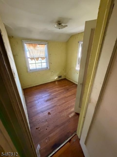 280 E 5th Avenue Roselle NJ 07203