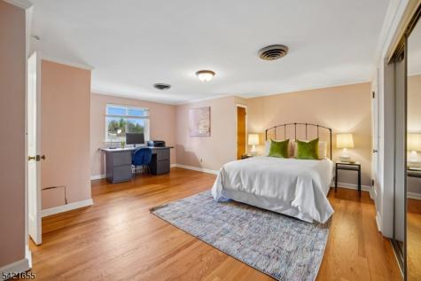 5 Witherspoon Road Clifton NJ 07013
