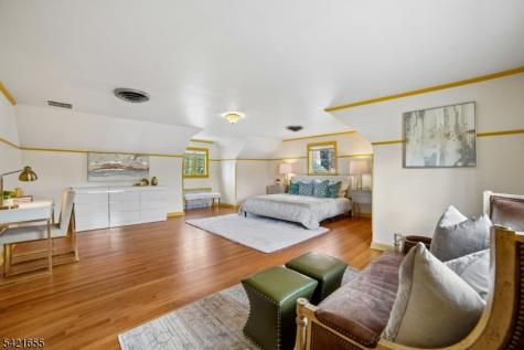 5 Witherspoon Road Clifton NJ 07013