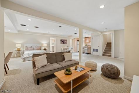 5 Witherspoon Road Clifton NJ 07013