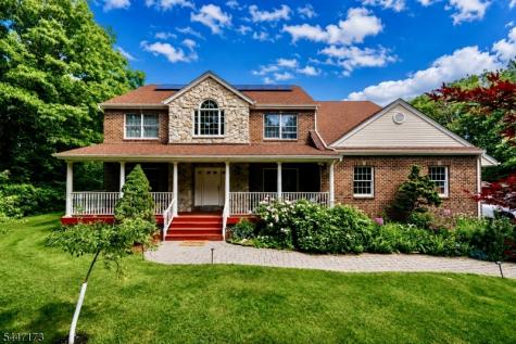 4 White Tail Court Hardyston NJ 07460