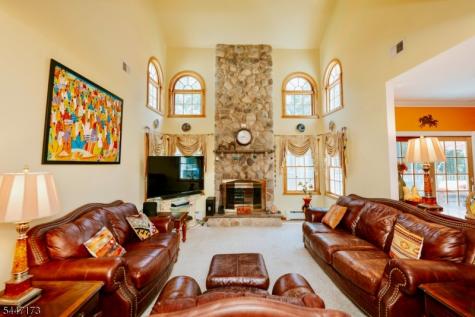 4 White Tail Court Hardyston NJ 07460