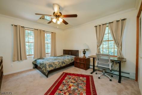 4 White Tail Court Hardyston NJ 07460