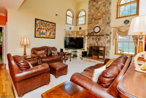 4 White Tail Court Hardyston NJ 07460