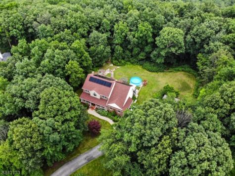 4 White Tail Court Hardyston NJ 07460