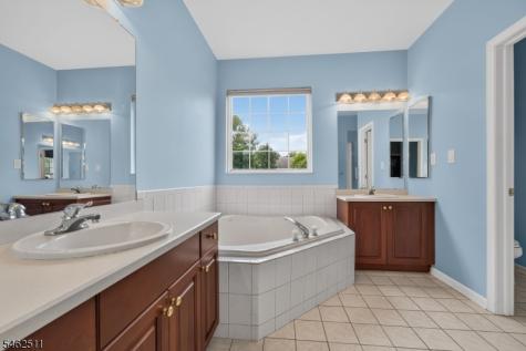 38 Victoria Drive White NJ 07823