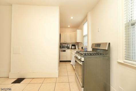 566 Highland Avenue Newark NJ 07104