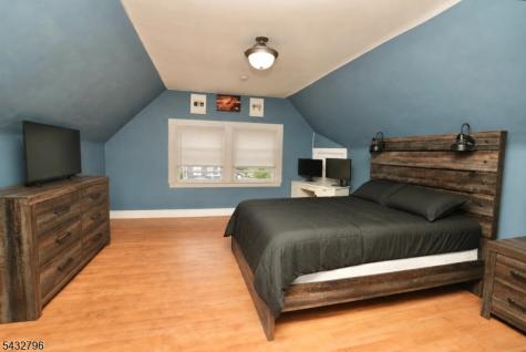 566 Highland Avenue Newark NJ 07104