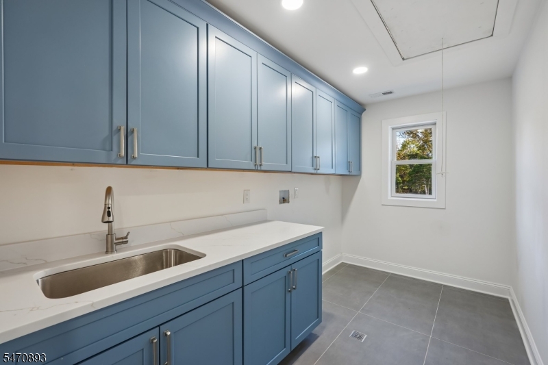382 Van Holten Road Bridgewater NJ 08807