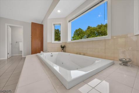 25 Solomon Drive Bridgewater NJ 08807