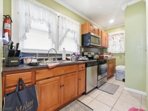 615 Spruce Street Roselle NJ 07203