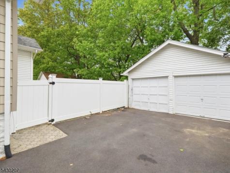 615 Spruce Street Roselle NJ 07203