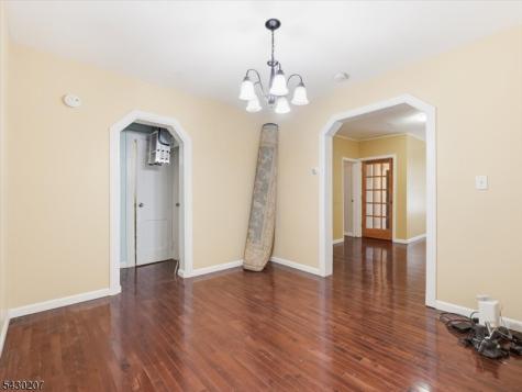 615 Spruce Street Roselle NJ 07203