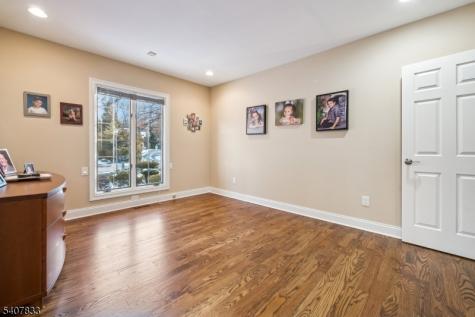 50 Cayuga Way Millburn NJ 07078