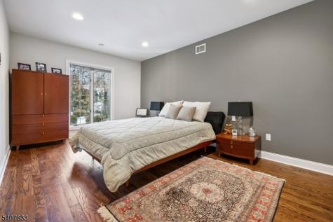 50 Cayuga Way Millburn NJ 07078