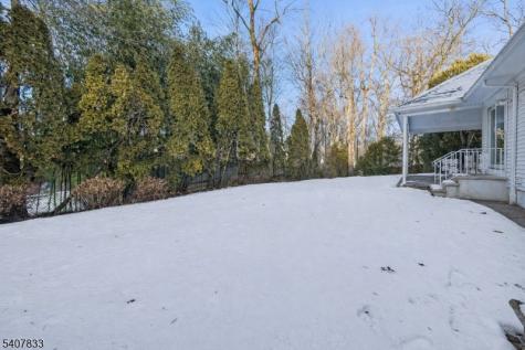 50 Cayuga Way Millburn NJ 07078