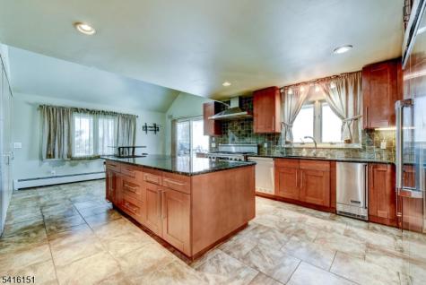 737 Ridge Road Kinnelon NJ 07405