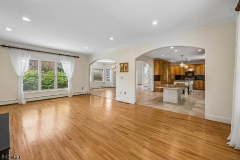 5 Francesca Court East Hanover NJ 07936