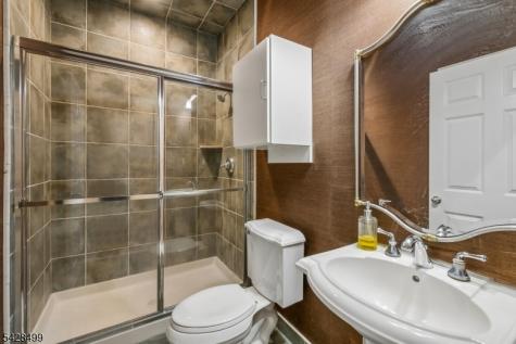 5 Francesca Court East Hanover NJ 07936