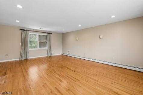 5 Francesca Court East Hanover NJ 07936