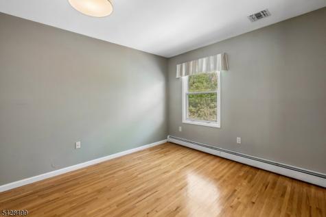5 Francesca Court East Hanover NJ 07936