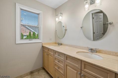 5 Francesca Court East Hanover NJ 07936