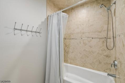 5 Francesca Court East Hanover NJ 07936