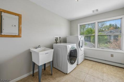 5 Francesca Court East Hanover NJ 07936